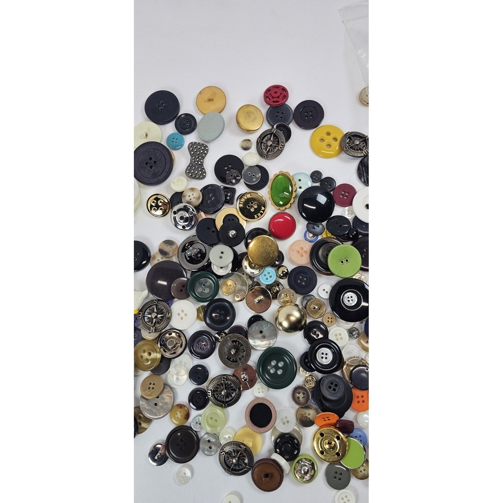 Vintage Button Lot Mixed Bulk Sewing Buttons Metal Plastic Assorted Large - Picture 3 of 5